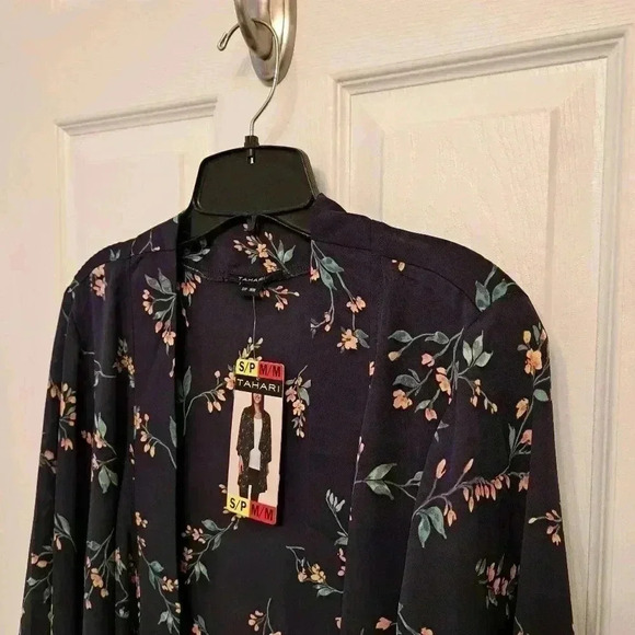 New Tahari Floral Open Top Kimono Style Blue Small Medium Lightweight Shirt - Picture 15 of 16